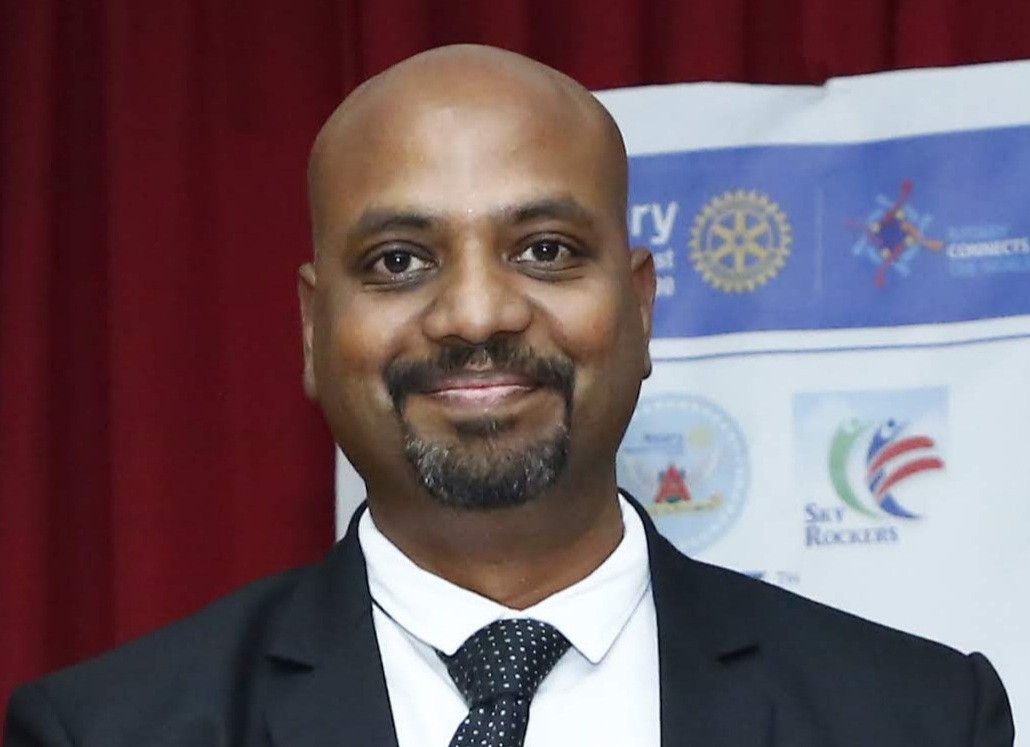 Dr Vijayaragavan S,